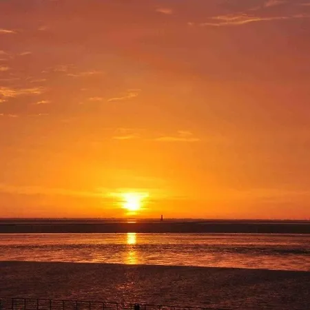 Sea View In The Helgolandhaus Ferienhaus Wilhelmshaven