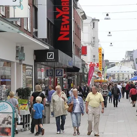 Sea View In The Helgolandhaus Ferienhaus Wilhelmshaven